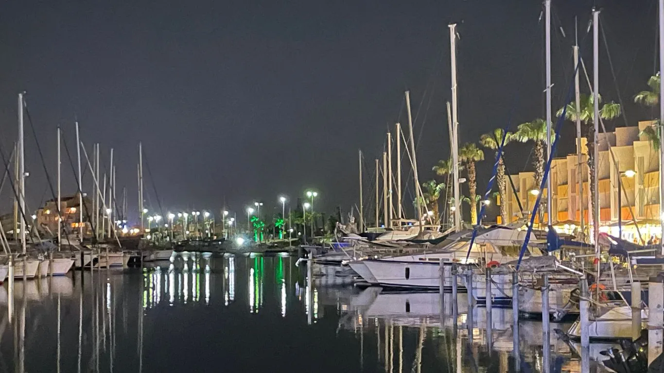 Studio le Barcares - The Port at Night